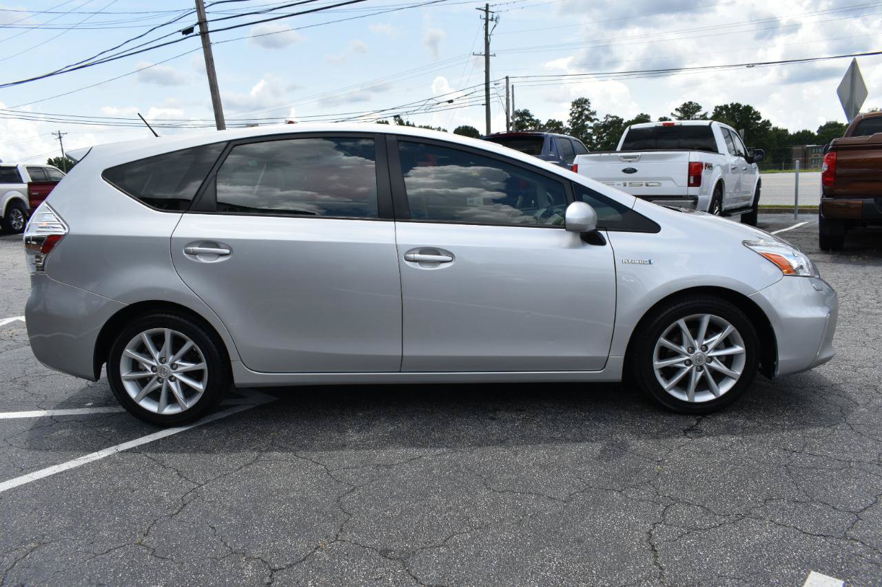 Used 2012 Toyota Prius V Five FWD image 5
