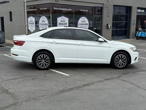 Used 2019 Volkswagen Jetta SE FWD image 19