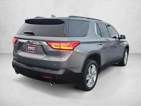 Used 2019 Chevrolet Traverse LT w/ LPO, Black Accent Package image 5