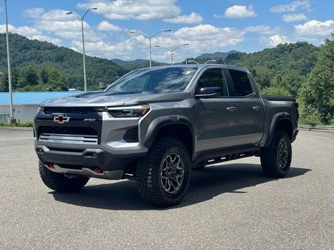 New 2026 Chevrolet Colorado ZR2 w/ Technology Package AWD/4WD image 3