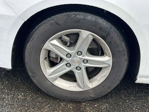 Used 2023 Chevrolet Malibu LT image 9