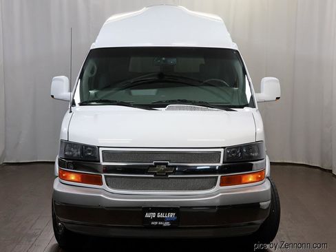 Used 2010 Chevrolet Express 3500 LT w/ LT Preferred Equipment Group image 5