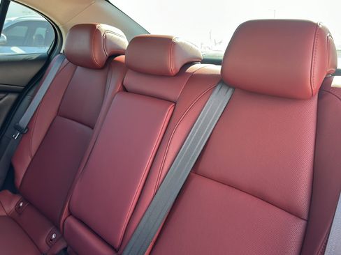 Used 2023 MAZDA MAZDA3 s image 19