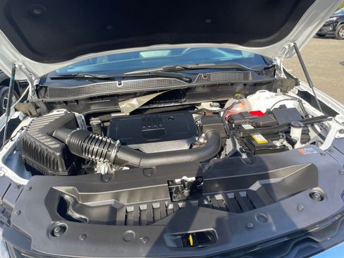 Used 2025 Chevrolet Blazer LT image 32