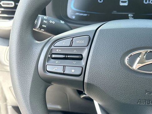 Used 2026 Hyundai Venue SE FWD image 29