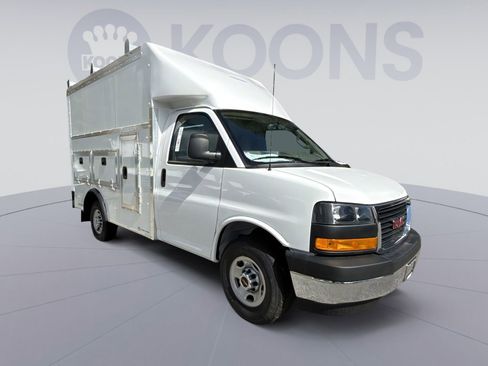 New 2025 GMC Savana 3500 w/ Power Convenience Package image 10