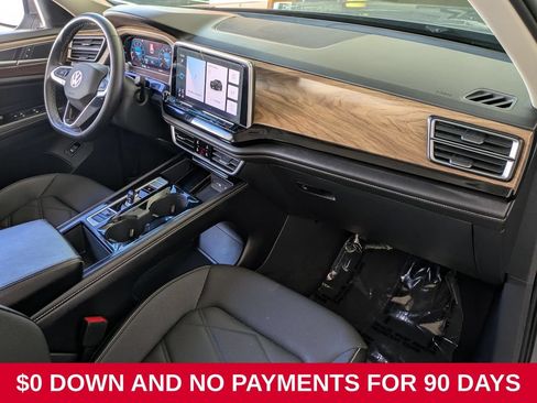 Used 2025 Volkswagen Atlas SE AWD/4WD image 29