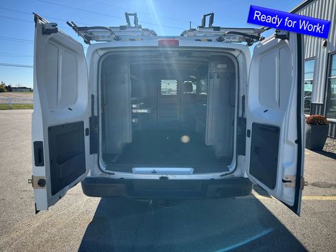 Used 2019 Nissan NV 2500 SV image 2