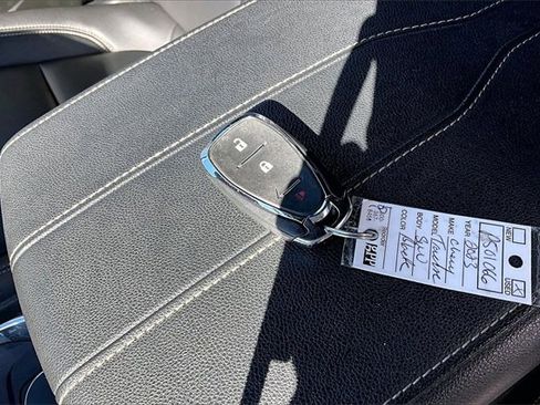 Used 2023 Chevrolet Traverse LT image 36