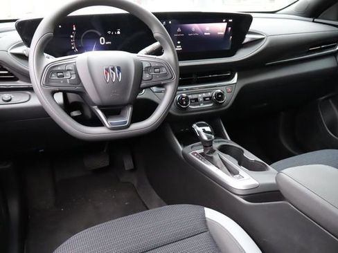 Used 2026 Buick Envista Preferred w/ Convenience II Package FWD image 4