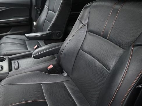 Used 2022 Honda Pilot TrailSport image 17