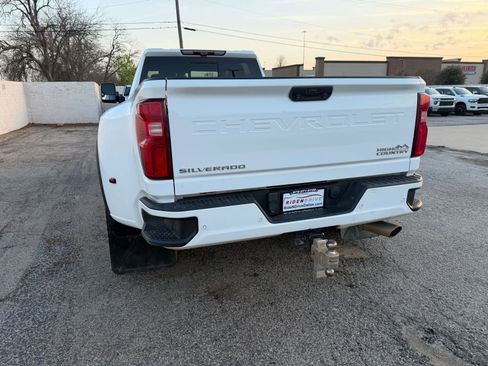 Used 2022 Chevrolet Silverado 3500 High Country w/ Technology Package image 5