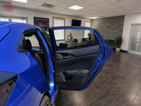Used 2019 Honda Civic Sport image 18