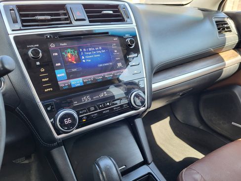 Used 2019 Subaru Outback 3.6R Touring image 11