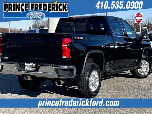 Used 2024 Chevrolet Silverado 2500 LTZ w/ LTZ Premium Package image 12