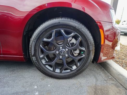 Used 2023 Chrysler 300 Touring L w/ Popular Equipment Group image 5