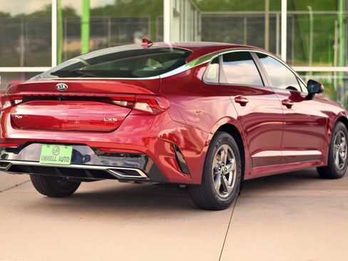 Used 2021 Kia K5 LXS image 7
