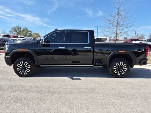 Used 2025 GMC Sierra 2500 Denali Ultimate image 5