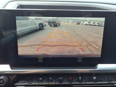 Used 2023 Chevrolet Silverado 1500 LT AWD/4WD image 20