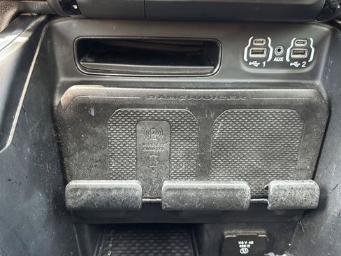 Used 2022 RAM 1500 Laramie AWD/4WD image 14