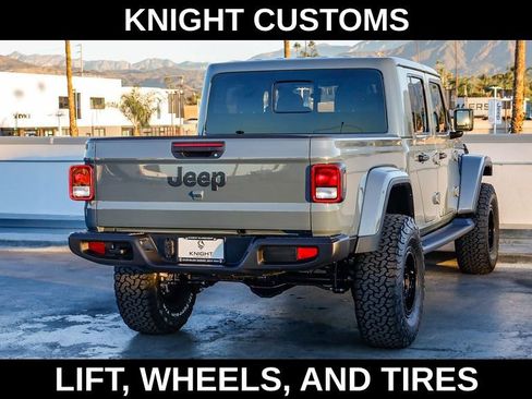 New 2025 Jeep Gladiator Sport image 9