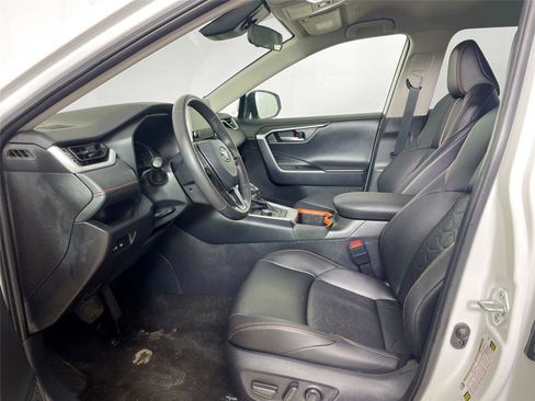 Used 2024 Toyota RAV4 Adventure image 11