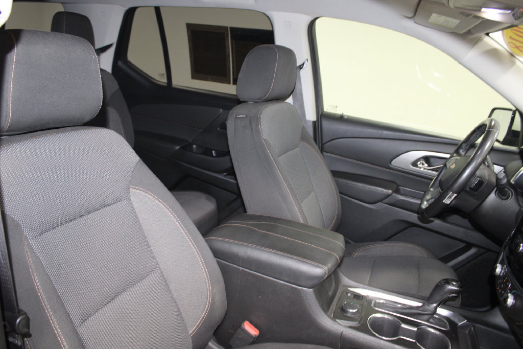Used 2018 Chevrolet Traverse LT FWD image 21
