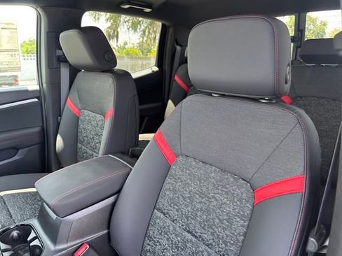 New 2025 Chevrolet Colorado Z71 w/ Midnight Edition image 23