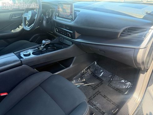 Used 2024 Nissan Rogue S image 30