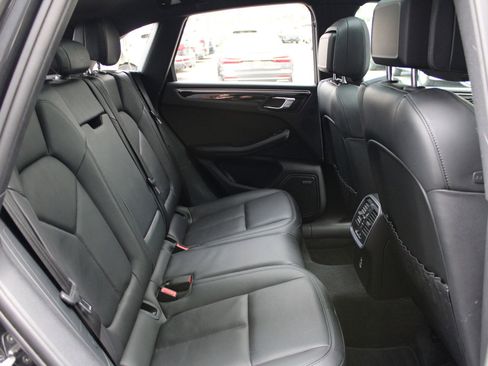 Certified 2023 Porsche Macan Turbo image 25