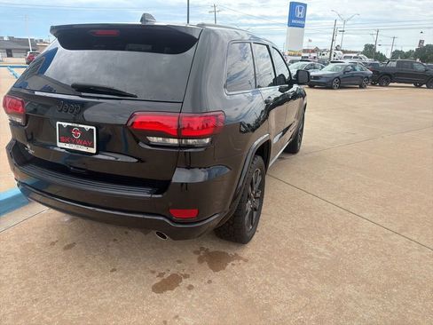 Used 2020 Jeep Grand Cherokee Altitude RWD image 12