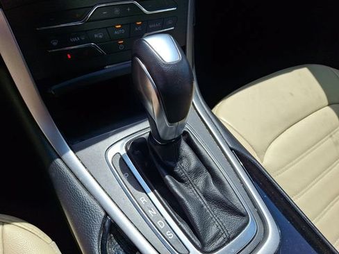 Used 2017 Ford Edge SEL w/ Equipment Group 201A AWD/4WD image 15