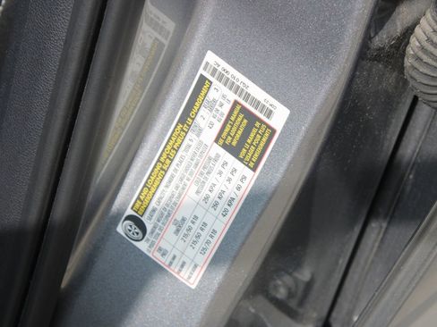 Used 2024 Volkswagen Taos SE image 28