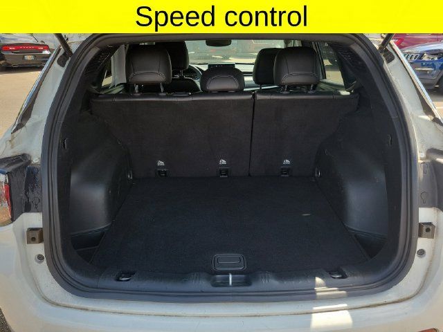 Certified 2023 Jeep Compass Latitude AWD/4WD image 32