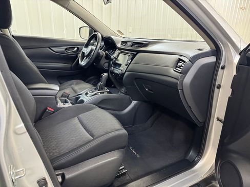 Used 2018 Nissan Rogue SV image 27