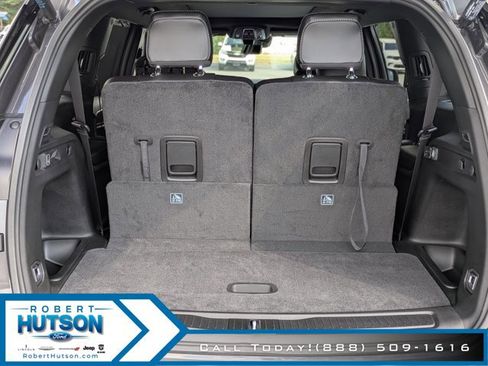 New 2025 Jeep Grand Cherokee L Limited w/ Luxury Tech Group II RWD image 10
