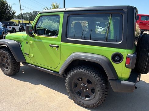 Used 2025 Jeep Wrangler Sport AWD/4WD image 9