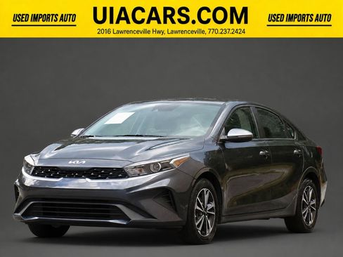 Used 2024 Kia Forte LXS w/ LXS Technology Package FWD image 2
