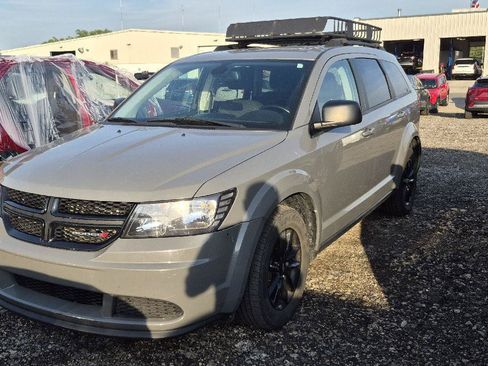 Used 2020 Dodge Journey SE w/ SE Popular Equipment Group FWD image 1