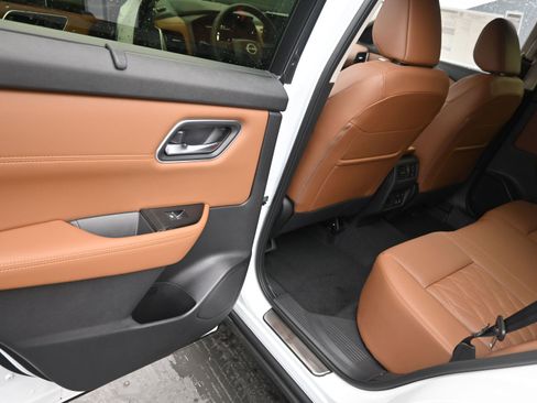 New 2026 Nissan Rogue Platinum w/ Platinum Premium Package image 17