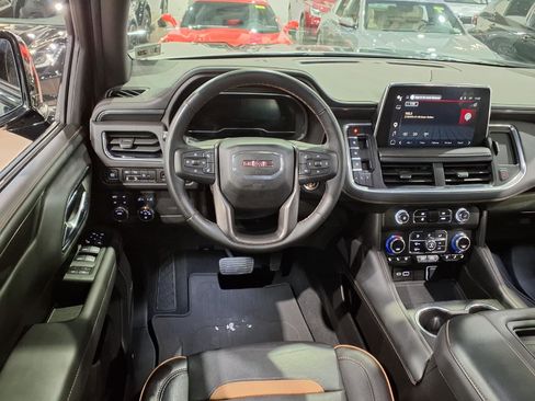 Used 2024 GMC Yukon AT4 AWD/4WD image 8