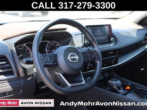 Used 2023 Nissan Rogue S AWD/4WD image 18