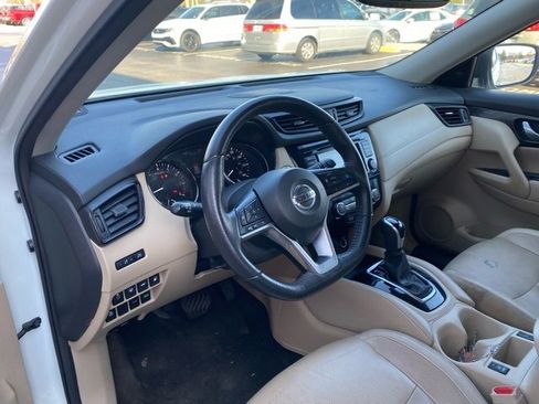 Used 2020 Nissan Rogue SL w/ Premium Package image 12