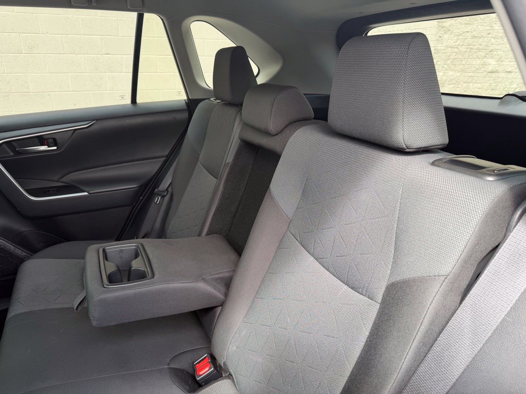 Used 2025 Toyota RAV4 XLE AWD/4WD image 27