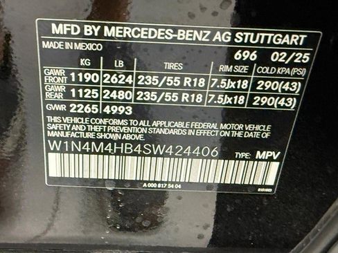 New 2025 Mercedes-Benz GLB 250 4MATIC image 16