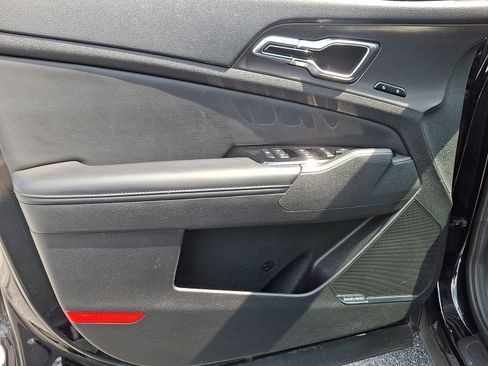 Used 2023 Kia Sportage SX image 12