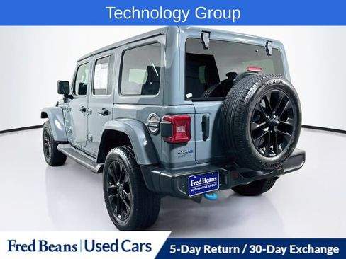 Used 2024 Jeep Wrangler Unlimited Sahara w/ Technology Group AWD/4WD image 6