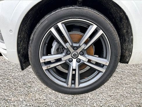 Used 2018 Volvo XC60 T5 Momentum w/ Convenience Package image 9