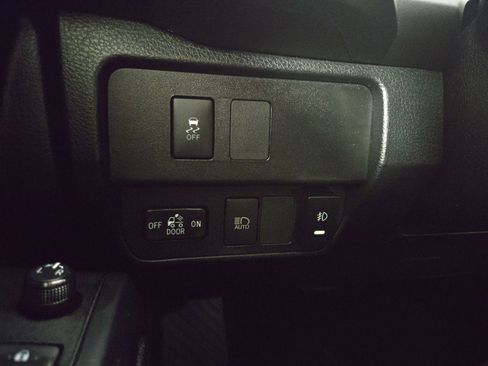 Used 2020 Toyota Tacoma SR AWD/4WD image 26