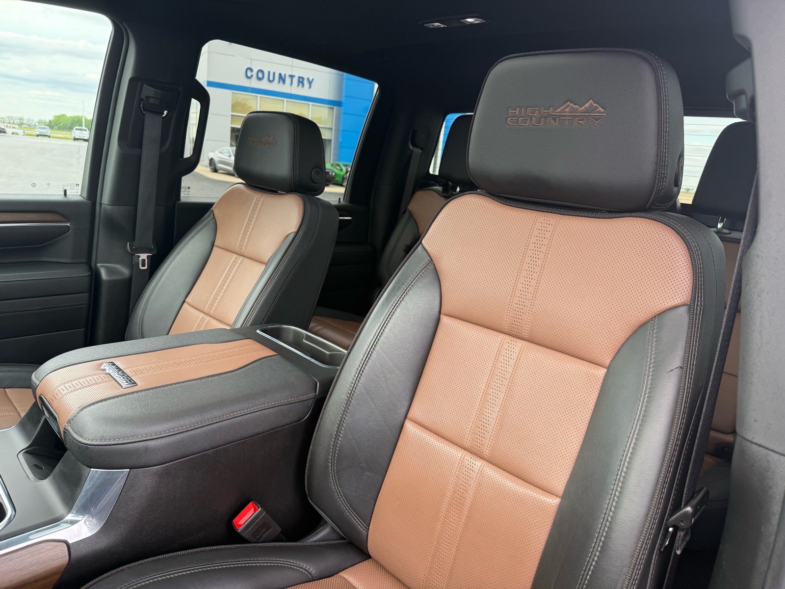 Used 2024 Chevrolet Silverado 2500 High Country w/ High Country Premium Package AWD/4WD image 21